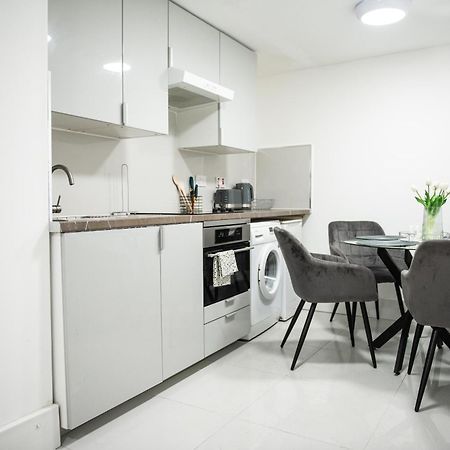 1B Apartment, 30 Mins To Oxford Street ลอนดอน ภายนอก รูปภาพ
