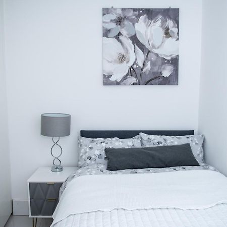 1B Apartment, 30 Mins To Oxford Street ลอนดอน ภายนอก รูปภาพ