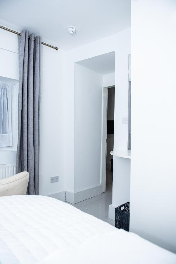 1B Apartment, 30 Mins To Oxford Street ลอนดอน ภายนอก รูปภาพ