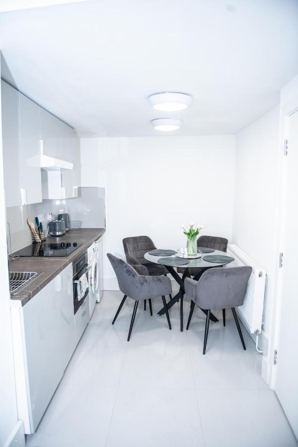 1B Apartment, 30 Mins To Oxford Street ลอนดอน ภายนอก รูปภาพ
