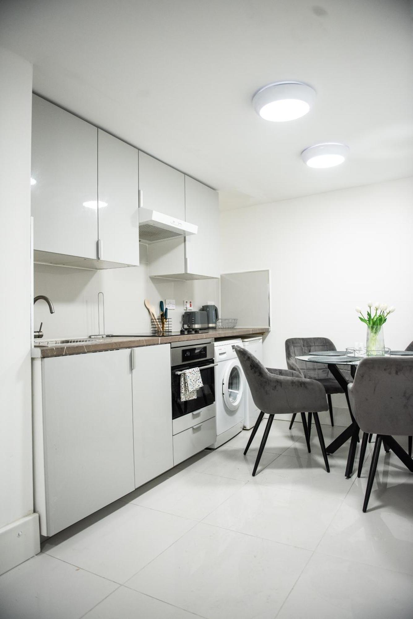 1B Apartment, 30 Mins To Oxford Street ลอนดอน ภายนอก รูปภาพ