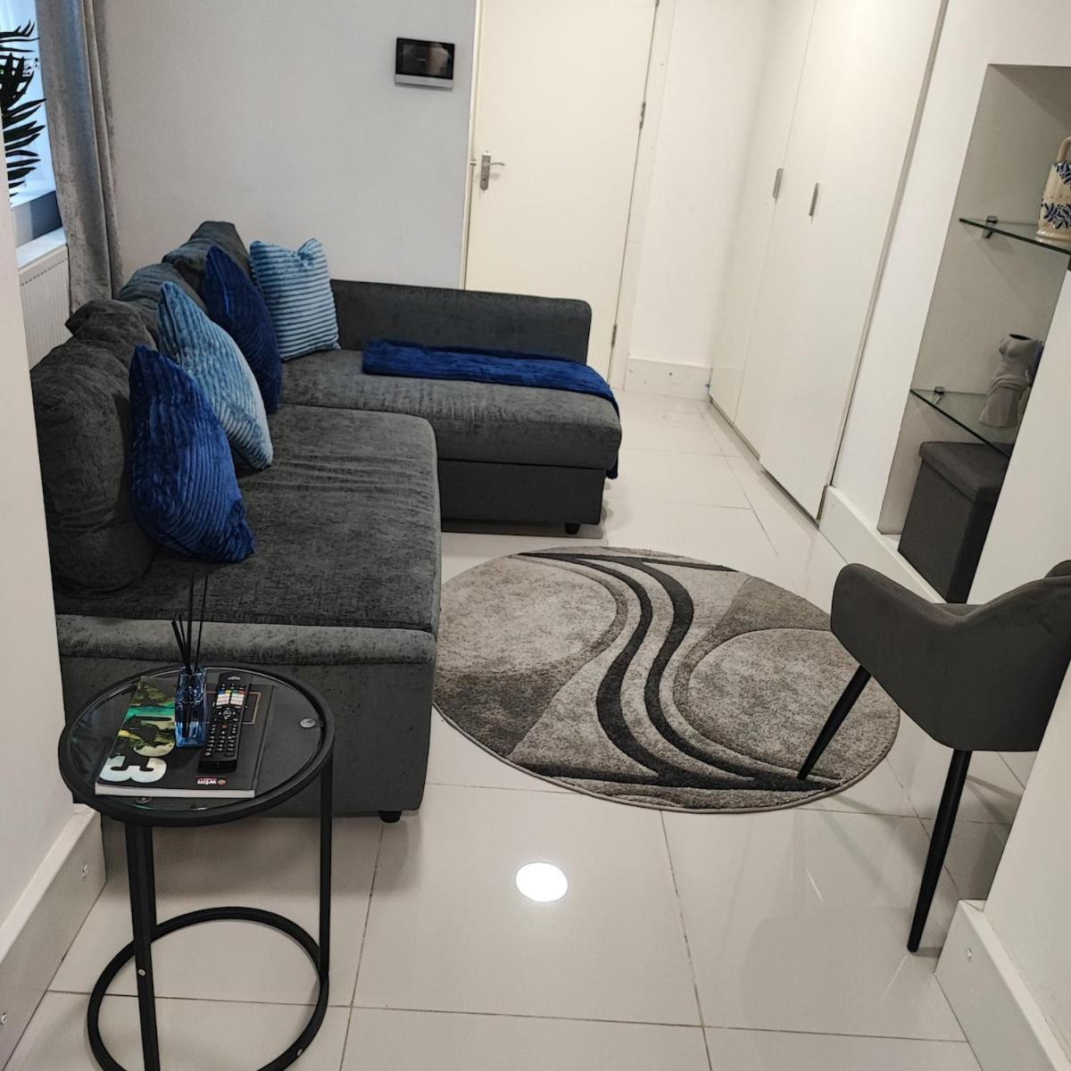 1B Apartment, 30 Mins To Oxford Street ลอนดอน ภายนอก รูปภาพ