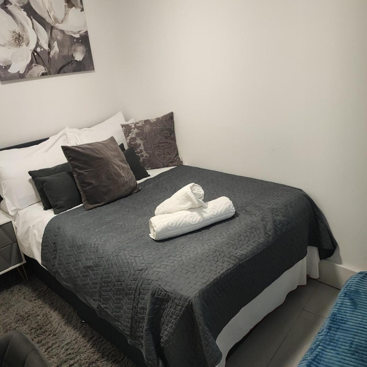 1B Apartment, 30 Mins To Oxford Street ลอนดอน ภายนอก รูปภาพ