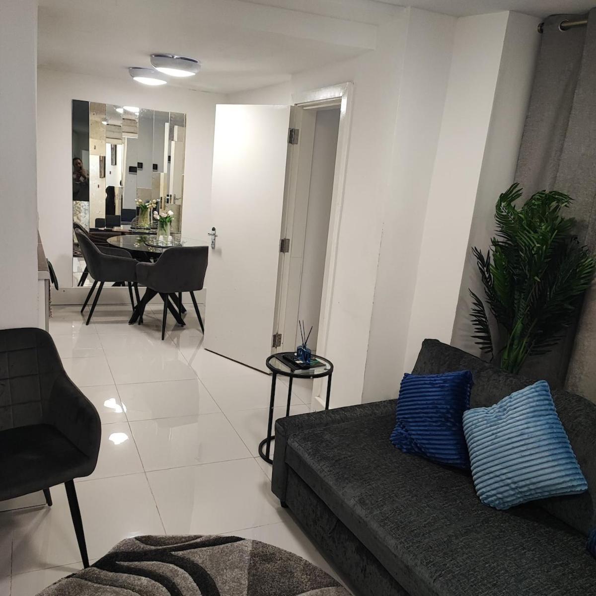 1B Apartment, 30 Mins To Oxford Street ลอนดอน ภายนอก รูปภาพ